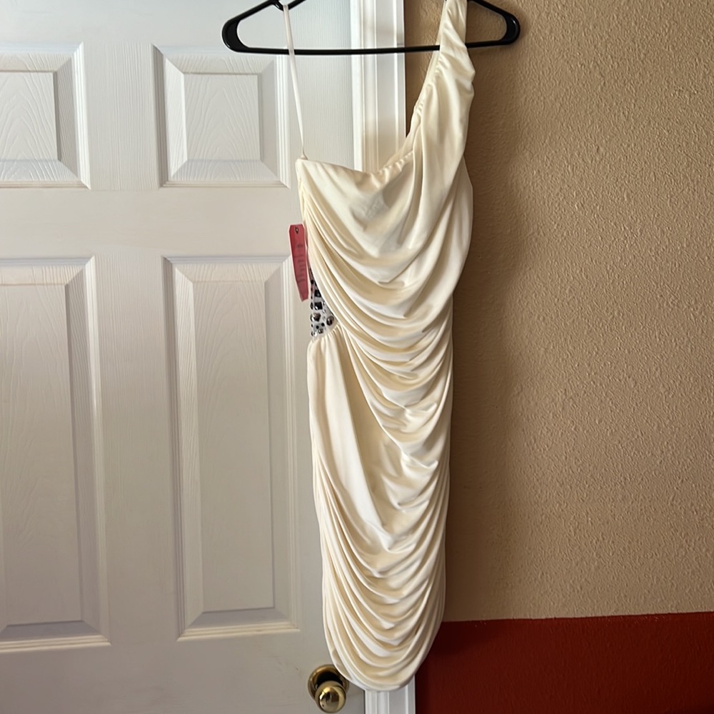Dress - Picture 4 of 5